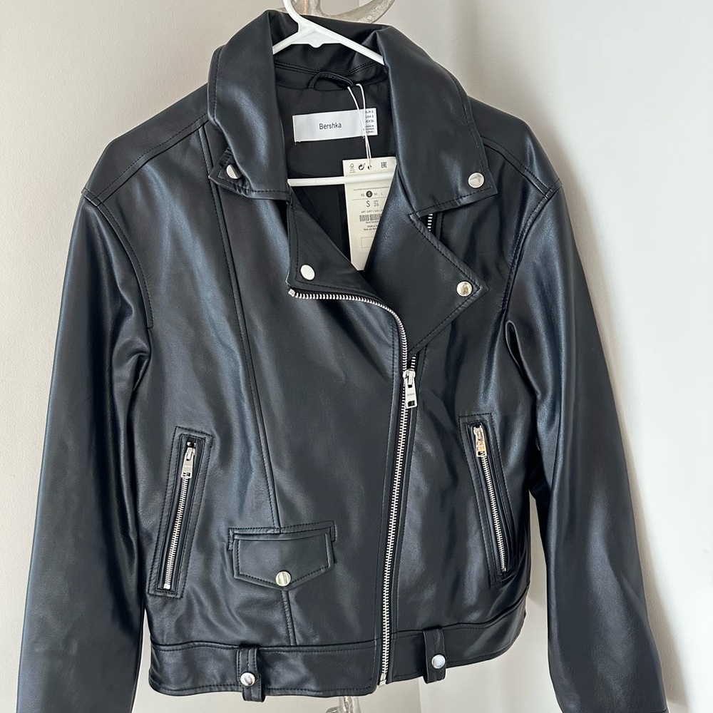 BERSHKA NWT PLEATHER JACKET